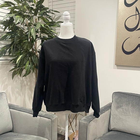 Sweatshirt - Picture 2 of 3